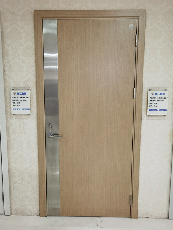 木質(zhì)裝飾防火門(mén)